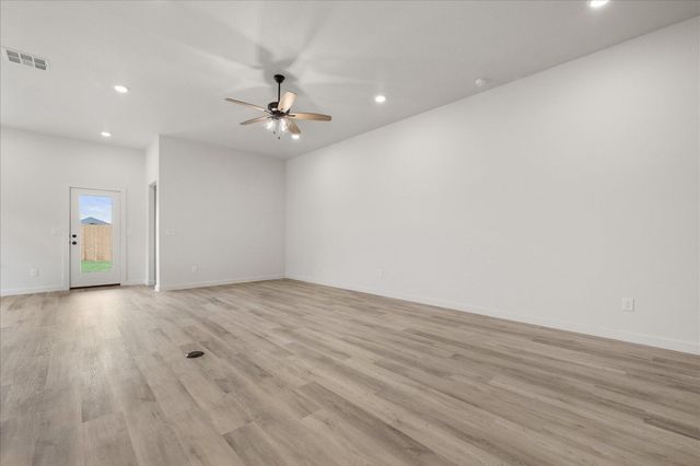 12005 Kewanee Avenue, Lubbock, TX 79424