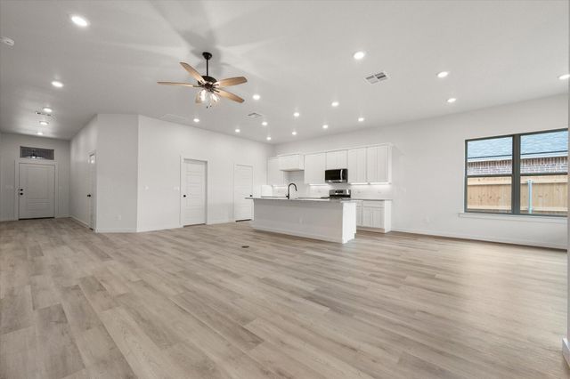 12005 Kewanee Avenue, Lubbock, TX 79424