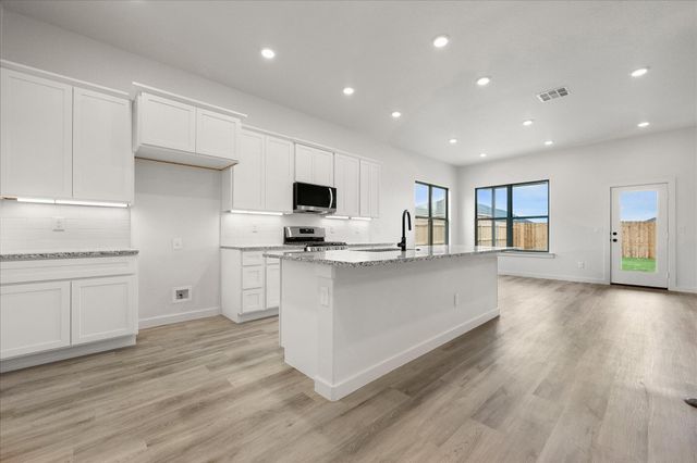 12005 Kewanee Avenue, Lubbock, TX 79424