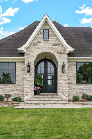 108 Nestledown Xing, Bell Buckle, TN 37020