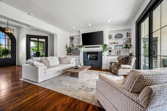 108 Nestledown Xing, Bell Buckle, TN 37020