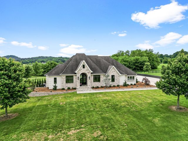 108 Nestledown Xing, Bell Buckle, TN 37020