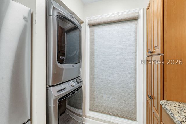 21 S Forest Beach Dr Apt 202, Hilton Head Island, SC 29928