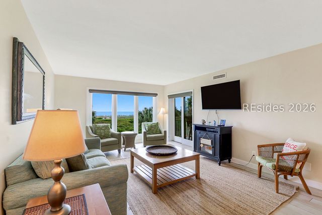 21 S Forest Beach Dr Apt 202, Hilton Head Island, SC 29928