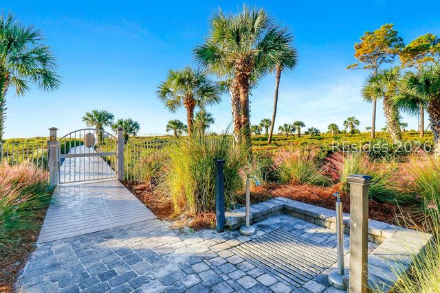 21 S Forest Beach Dr Apt 202, Hilton Head Island, SC 29928