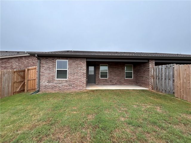 527 69th Avenue, Highfill, AR 72712
