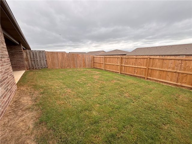 527 69th Avenue, Highfill, AR 72712