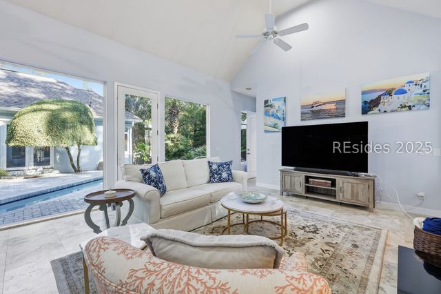 8 Fantail Ln, Hilton Head Island, SC 29926