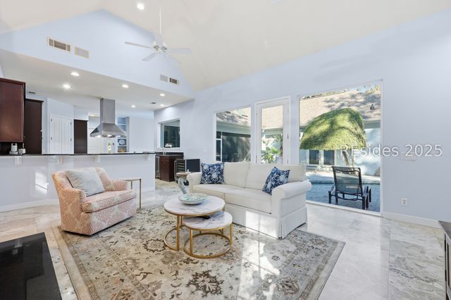 8 Fantail Ln, Hilton Head Island, SC 29926