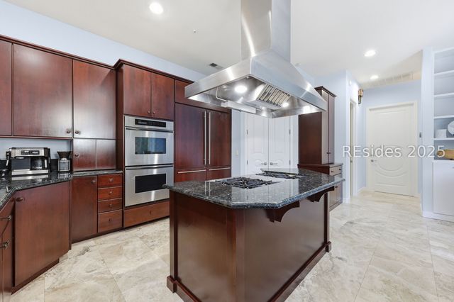 8 Fantail Ln, Hilton Head Island, SC 29926