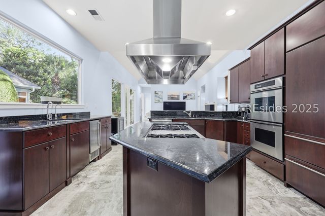 8 Fantail Ln, Hilton Head Island, SC 29926