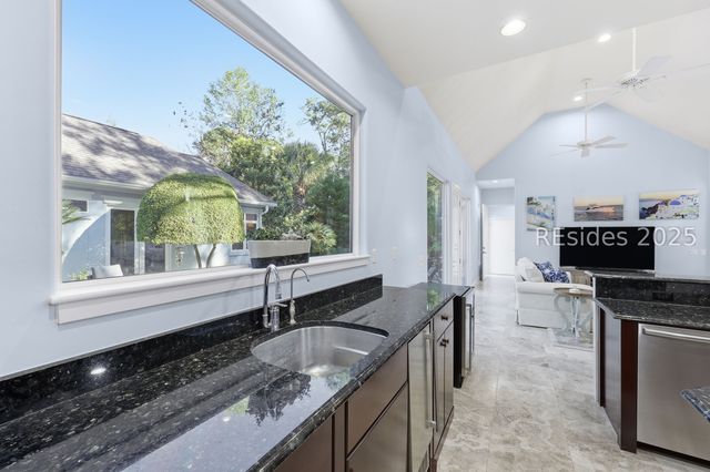 8 Fantail Ln, Hilton Head Island, SC 29926