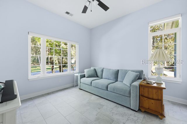 8 Fantail Ln, Hilton Head Island, SC 29926