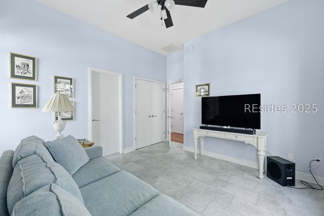 8 Fantail Ln, Hilton Head Island, SC 29926