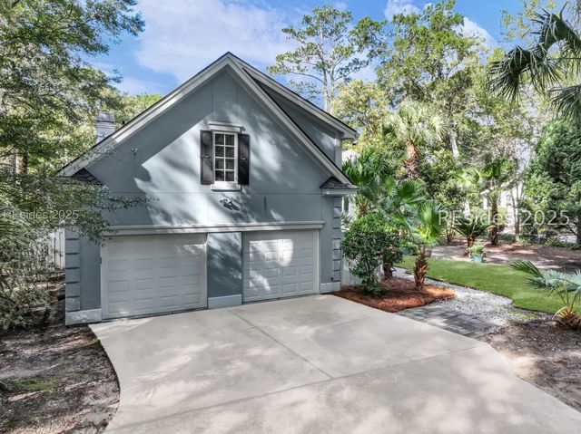 8 Fantail Ln, Hilton Head Island, SC 29926