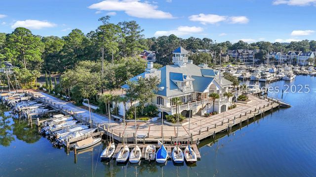 8 Fantail Ln, Hilton Head Island, SC 29926