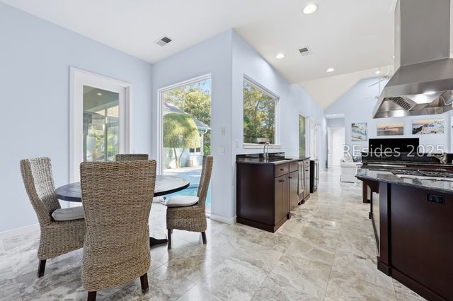 8 Fantail Ln, Hilton Head Island, SC 29926