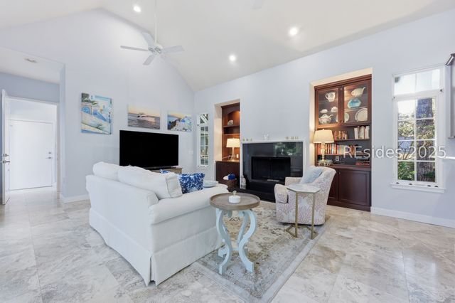 8 Fantail Ln, Hilton Head Island, SC 29926