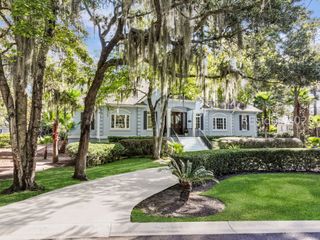 8 Fantail Ln, Hilton Head Island, SC 29926