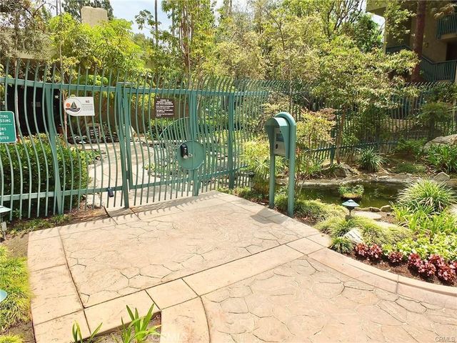 448 N Bellflower Boulevard 319, Long Beach, CA 90814