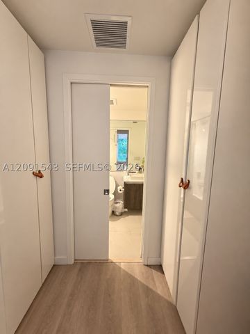 455 NE 39th St 103, Miami, FL 33137
