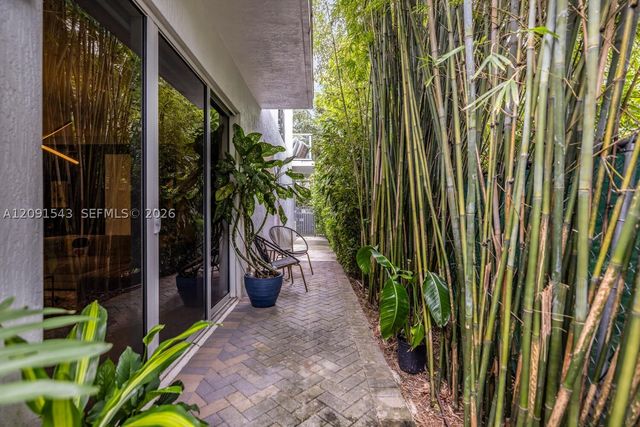 455 NE 39th St 103, Miami, FL 33137