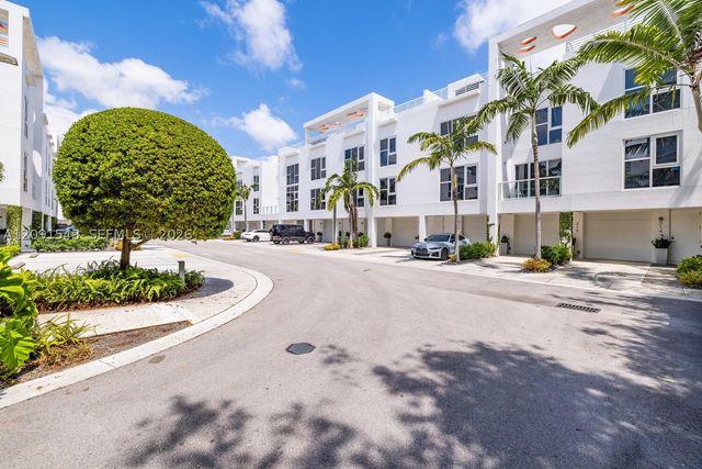455 NE 39th St 103, Miami, FL 33137