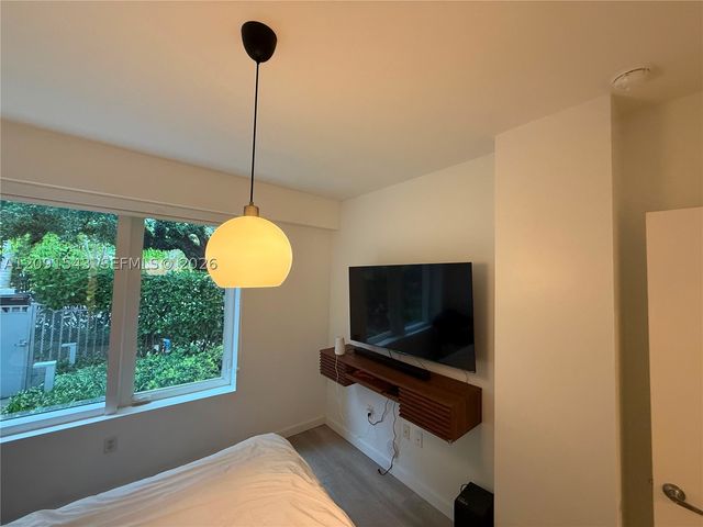 455 NE 39th St 103, Miami, FL 33137