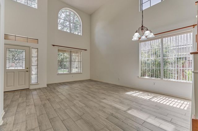11 Vinca Trail, The Woodlands, TX 77382