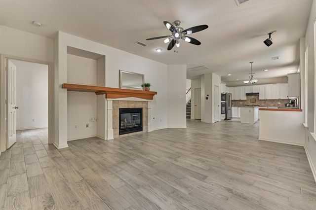 11 Vinca Trail, The Woodlands, TX 77382