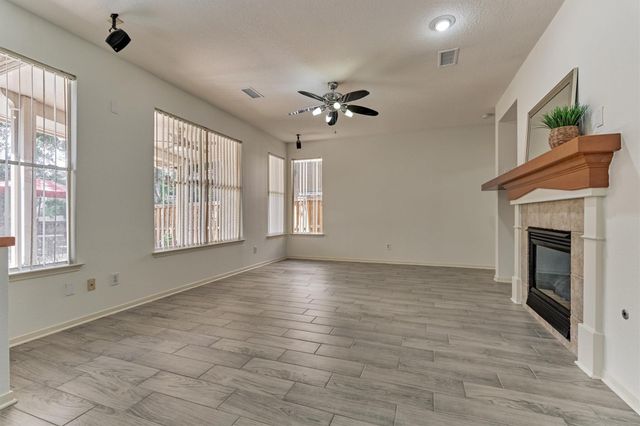 11 Vinca Trail, The Woodlands, TX 77382