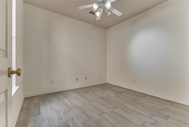 11 Vinca Trail, The Woodlands, TX 77382