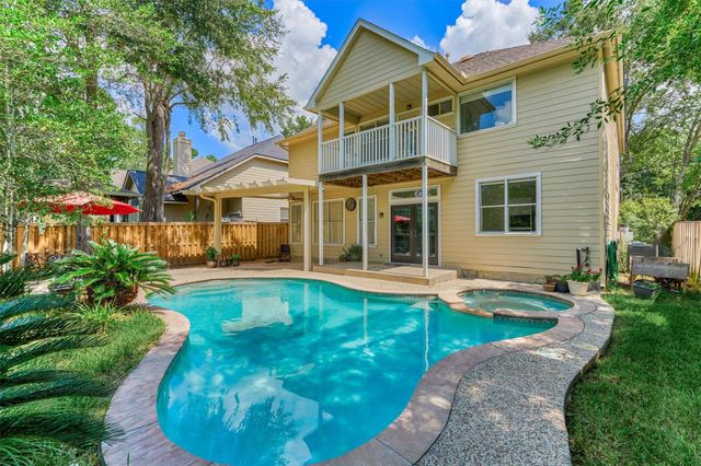 11 Vinca Trail, The Woodlands, TX 77382