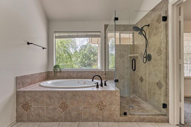 11 Vinca Trail, The Woodlands, TX 77382