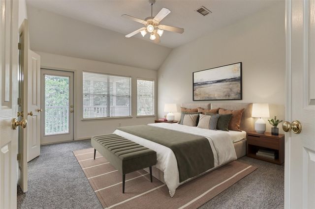 11 Vinca Trail, The Woodlands, TX 77382