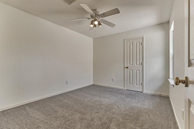 11 Vinca Trail, The Woodlands, TX 77382