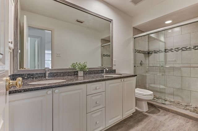 11 Vinca Trail, The Woodlands, TX 77382
