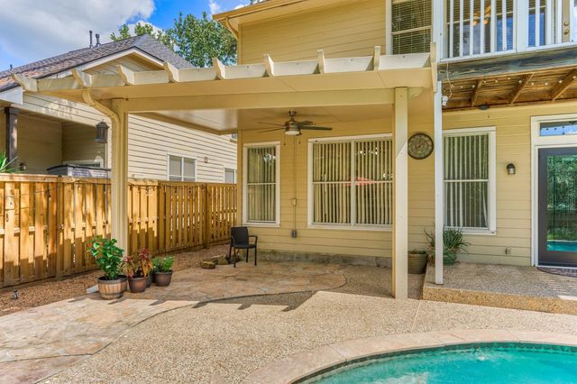 11 Vinca Trail, The Woodlands, TX 77382