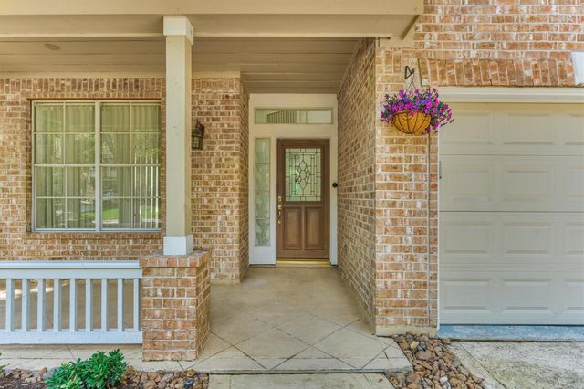 11 Vinca Trail, The Woodlands, TX 77382