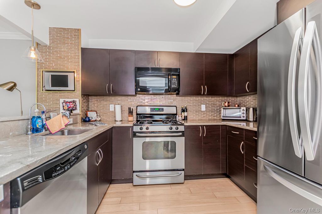1490 Outlook Avenue 1D, Bronx, NY 10465 — photo 4
