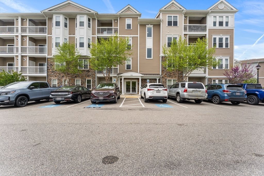 110 Trotter Rd 2310, Weymouth, MA 02190
