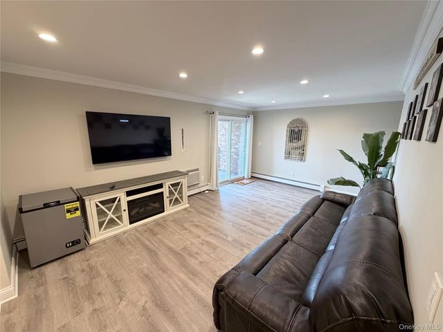 190 Millard Avenue 190, West Babylon, NY 11704