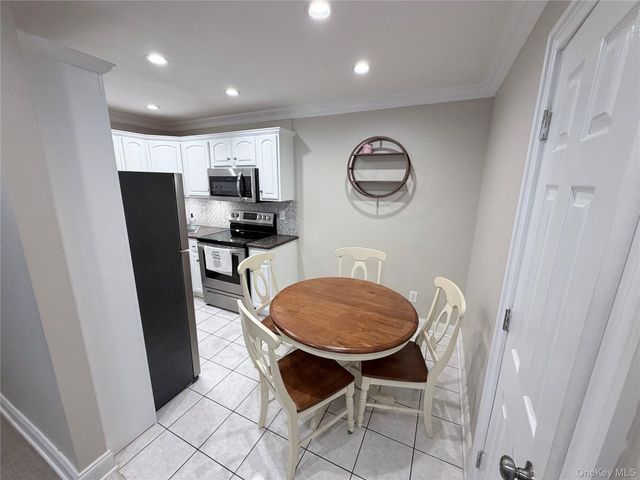 190 Millard Avenue 190, West Babylon, NY 11704