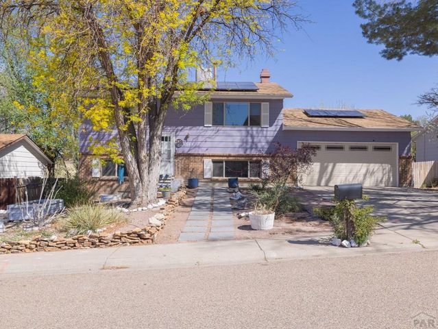 4349 Blueflax Dr, Pueblo, CO 81001