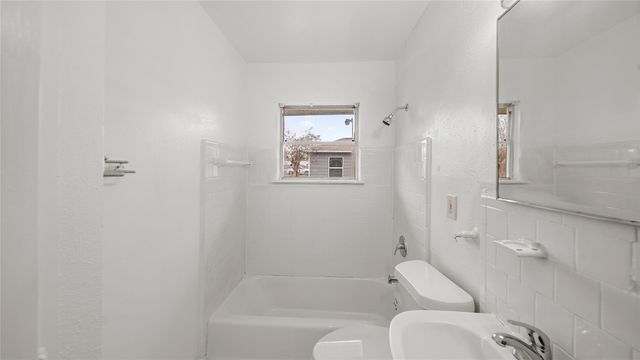 8171 Redfern Drive, Houston, TX 77033
