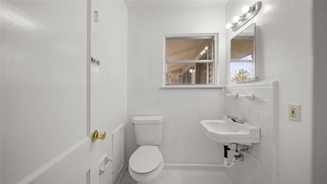 8171 Redfern Drive, Houston, TX 77033