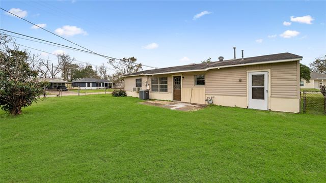 8171 Redfern Drive, Houston, TX 77033