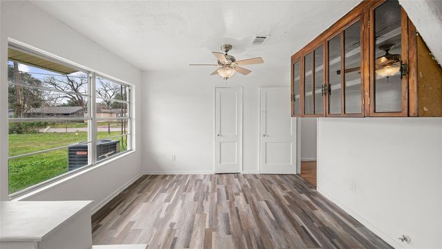 8171 Redfern Drive, Houston, TX 77033