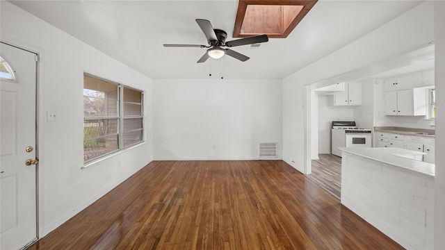 8171 Redfern Drive, Houston, TX 77033