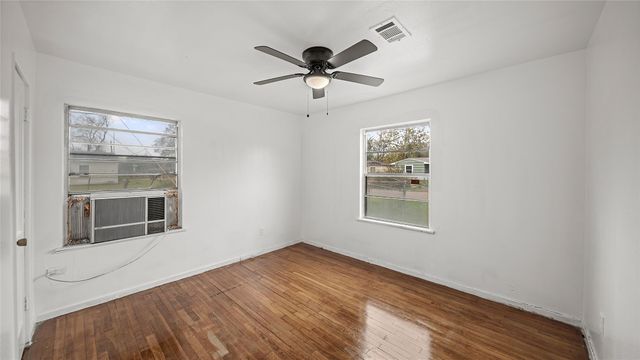 8171 Redfern Drive, Houston, TX 77033